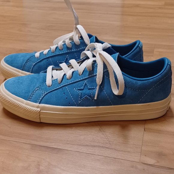 Converse Shoes - Women's Light blue converse (Cons)